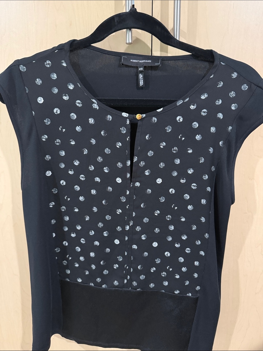 Robert Rodriguez Black Polka Dot Keyhole Cap Sleeve Blouse